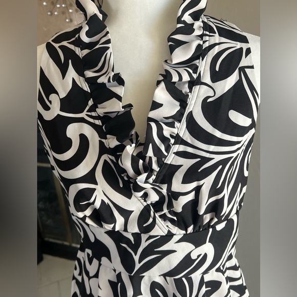 LONDON STYLE MIDI DRESS - Picture 8 of 9